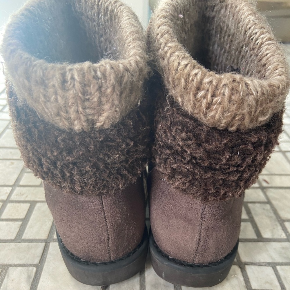 Boots - Picture 4 of 4